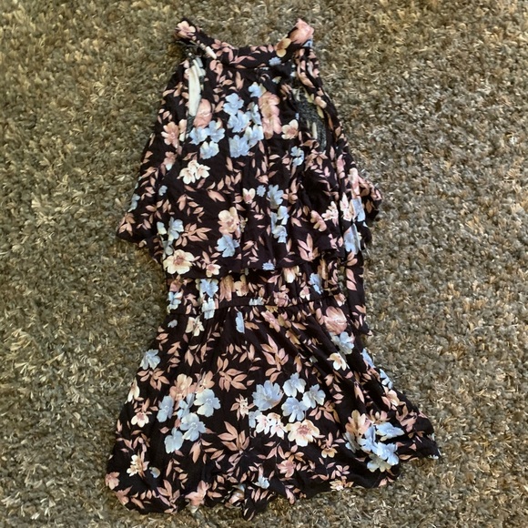 Romper - Picture 1 of 3